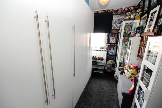 Dressing Room/Bedroo