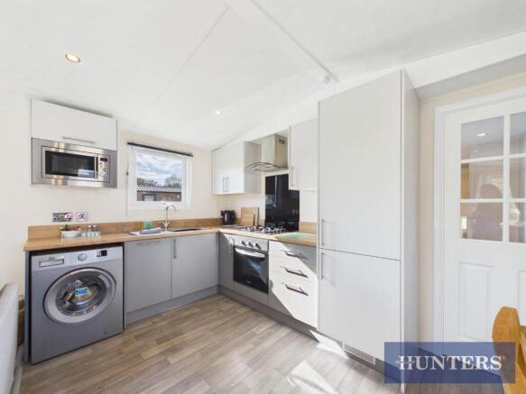 3 bed Park Home for sale Image 4