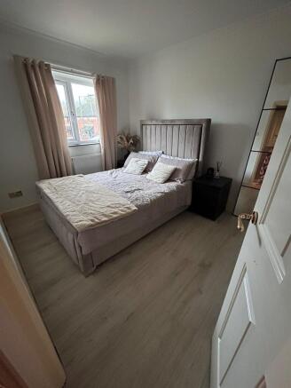 3 bed Semi-Detached for sale Image 8