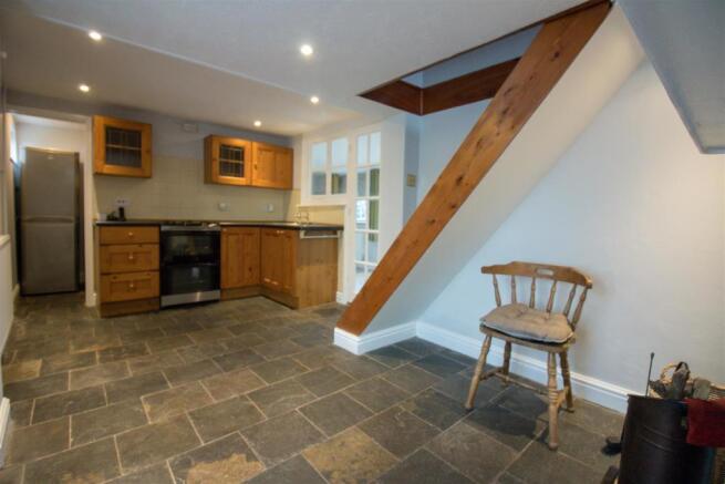 KITCHEN/DINING ROOM