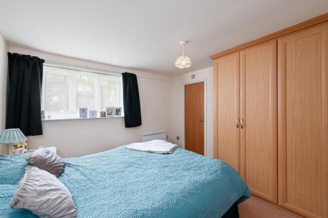 2 bed Flat for sale Image 5