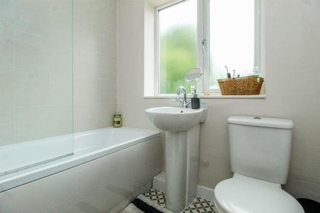 BATHROOM/W.C.