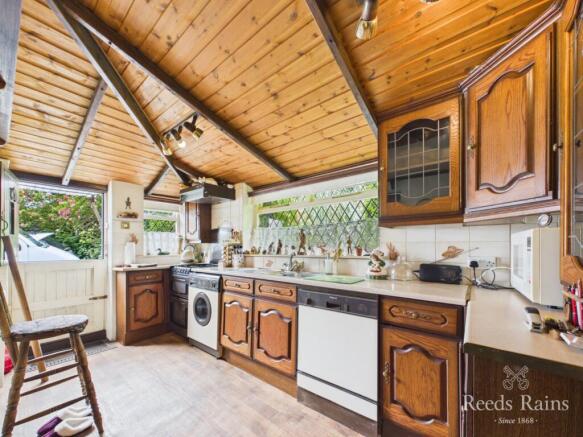 2 bed Detached for sale Image 8