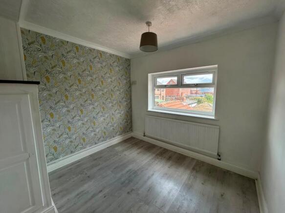 3 bed Semi-Detached for sale Image 8