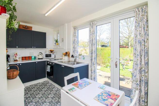 KITCHEN/DINER