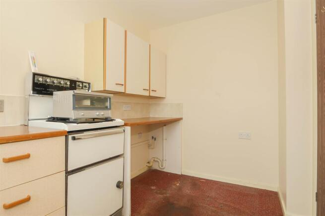 2 bed Flat for sale Image 5