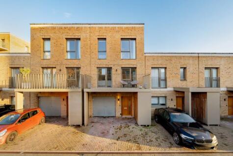Vinca Mews, Mill Hill East