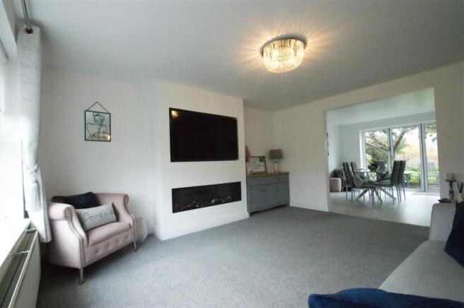 4 bed Detached for sale Image 7