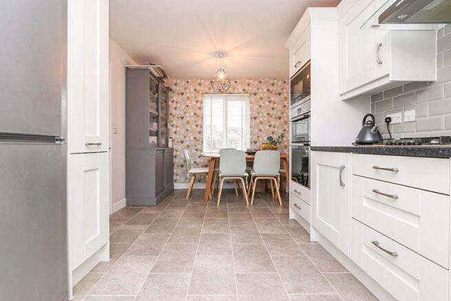 Kitchen/Dining...