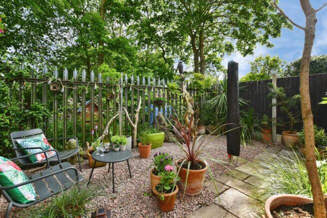 2 bed Semi-Detached Bungalow for sale Image 5