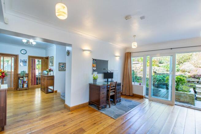 7 bed Detached for sale Image 10