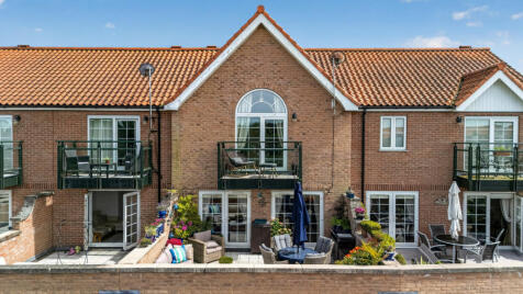 Marine Walk, Burton Waters, Lincoln, LN1