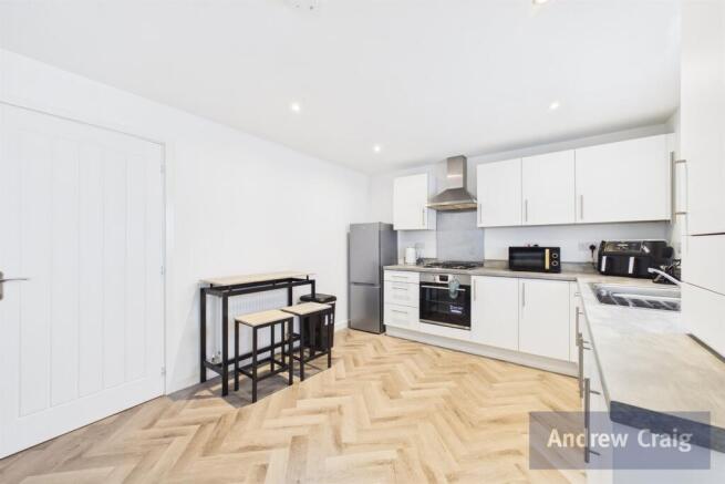 Open-Plan Kitchen/Lo