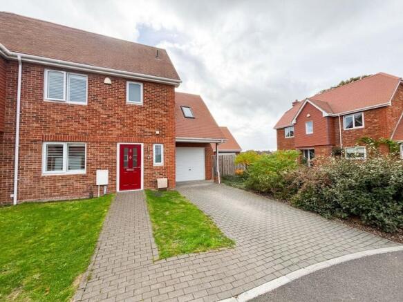 3-bed semi-detached on Morgan Close, Downton, SP5, £434,950