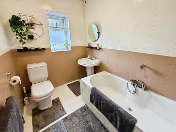 2 bed Bungalow for sale Image 12