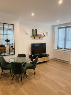 Bay Tree Avenue, Opus Court Bay Tree Avenue, KT22