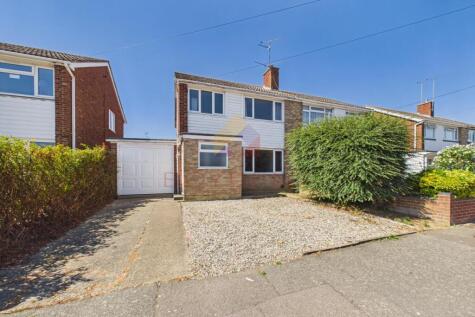 Marlowe Close, CM9 6DE
