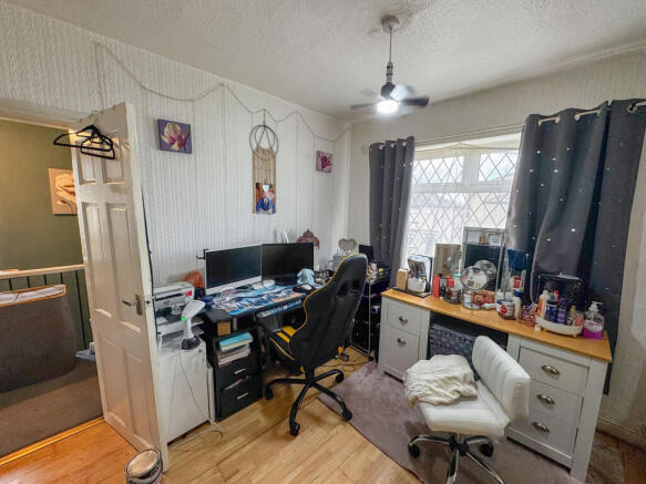 3 bed Semi-Detached for sale Image 10