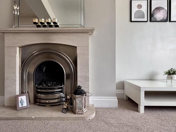 4 bed Semi-Detached for sale Image 4