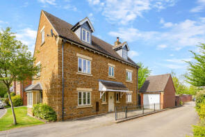 8, Crab Tree Close, Banbury OX15 4SE