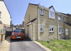 11, Webb Close, Chippenham SN15 3XF