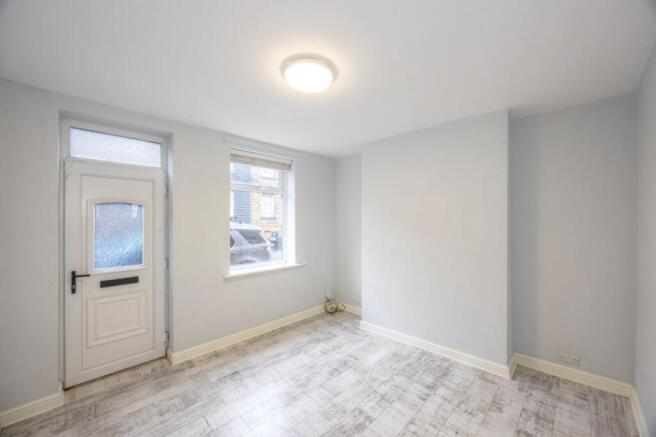 3 bed Terraced to rent Image 4