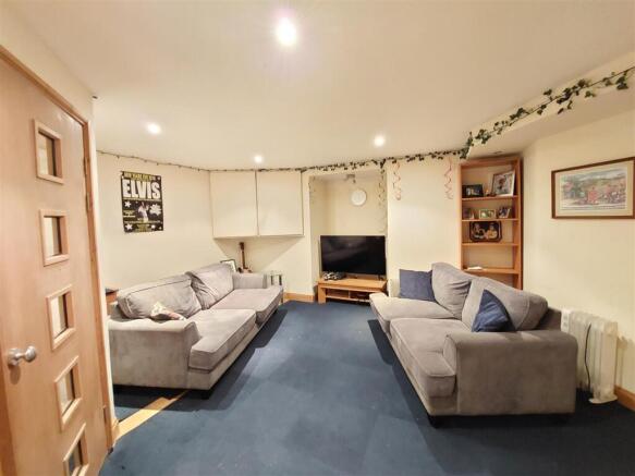 7 bed Terraced for sale Image 6