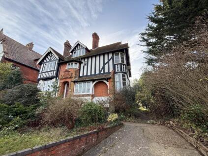 White Lodge, 2 Cromer Road, Sheringham, Norfolk NR26 8RP
