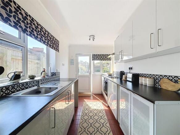 3 bed Semi-Detached for sale Image 8
