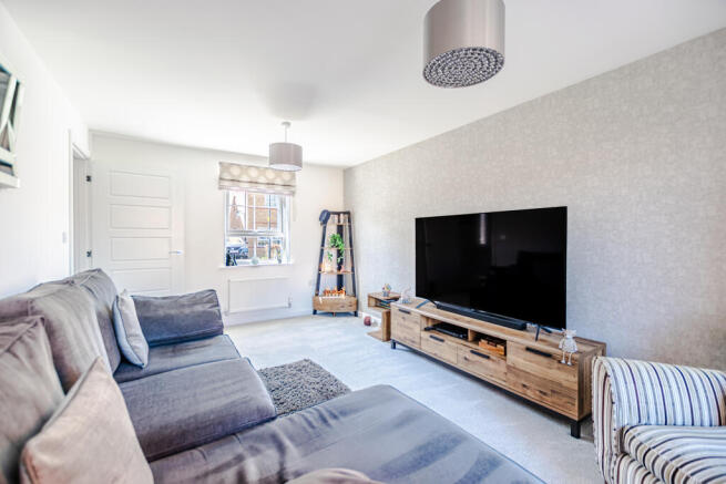 5 bed Detached for sale Image 11