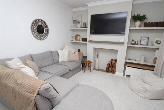 2 bed Semi-Detached for sale Image 6