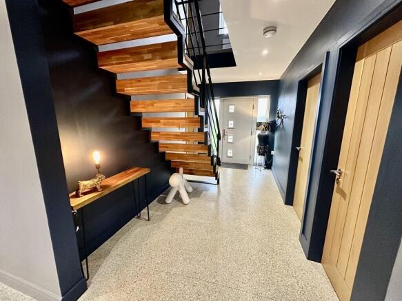 3 bed Detached for sale Image 4