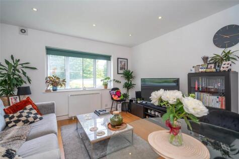 Great North Road, London, N2