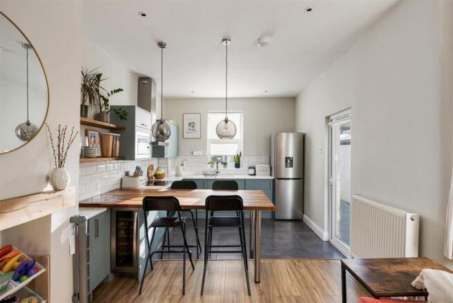 Third Avenue E17