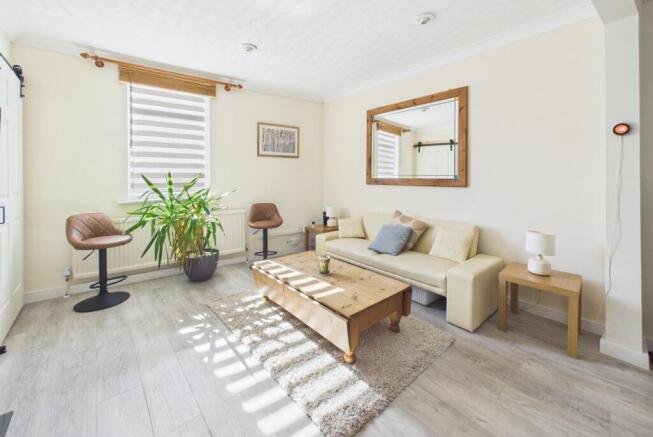 CAM03259G0-PR0263-STILL021