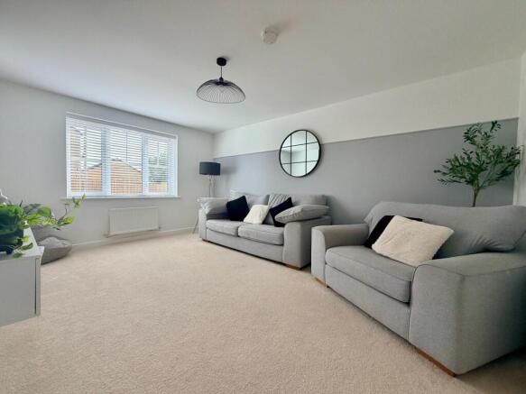 5 bed Detached to rent Image 6