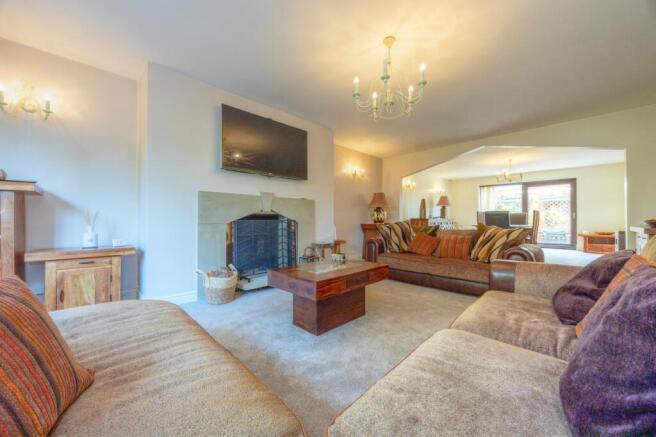 4 bed Detached for sale Image 4