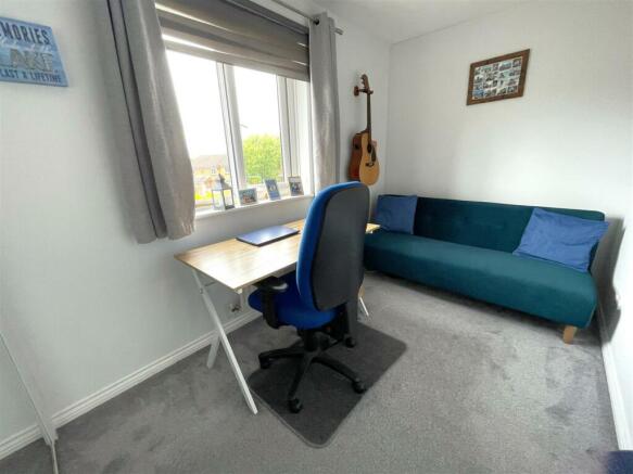 BEDROOM 2
