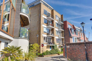 3, 11 Spice Island House, Broad Street, Portsmouth PO1 2JD