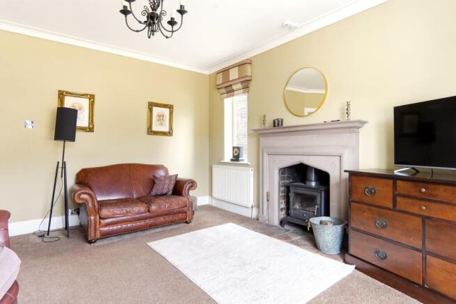 5 bed Detached for sale Image 6