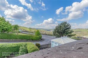 4, Meadow Green, Linthwaite, Huddersfield HD7 5TL