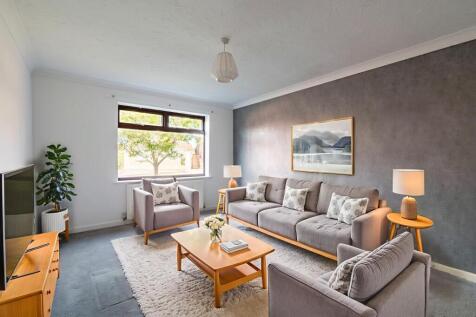 Vallibus Close, Oulton