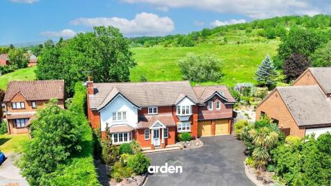 Middle House Drive, Marlbrook, B60
