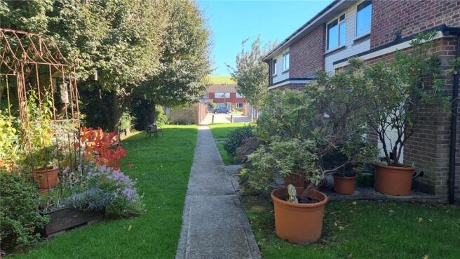 Communal Front Garde
