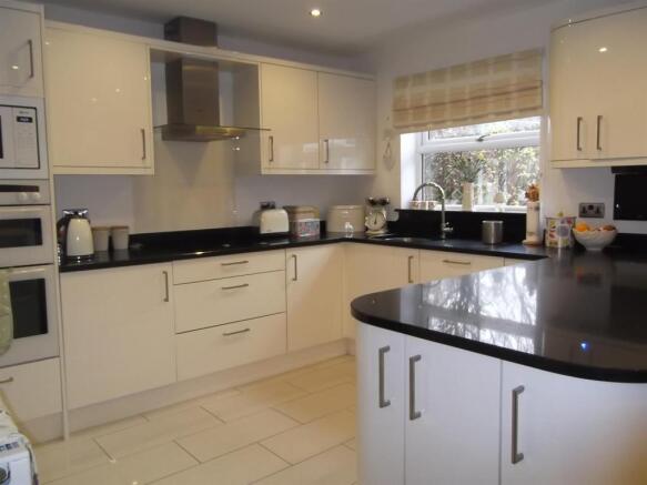 Kitchen / family roo