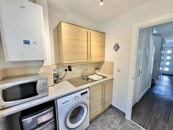 4 bed Semi-Detached for sale Image 12
