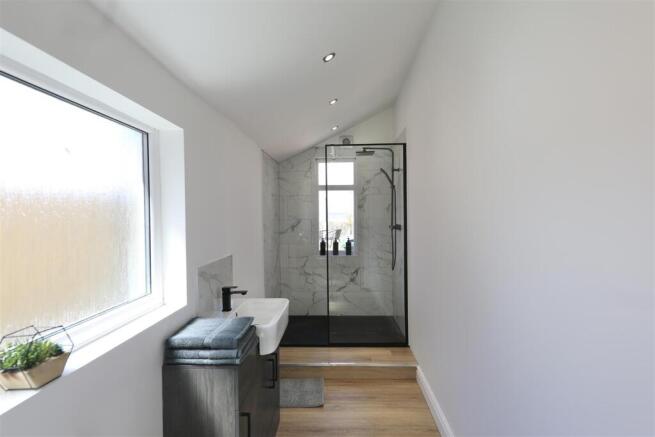 2 bed Terraced for sale Image 4