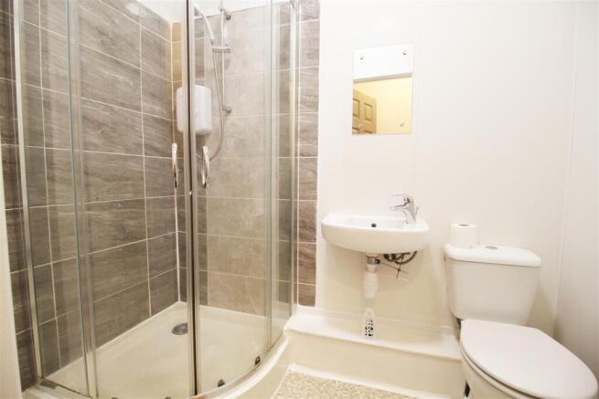 5 bed House Share to rent Image 7
