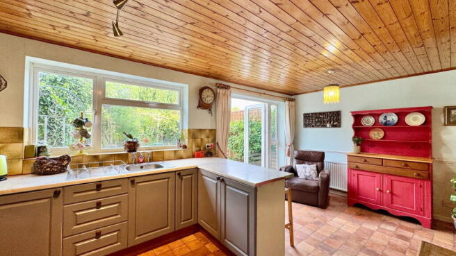 Cromwell Road, Newbury, RG14 2HL photo 4