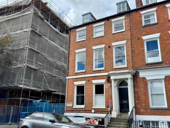 Two bedroom apartment - For sale by auction